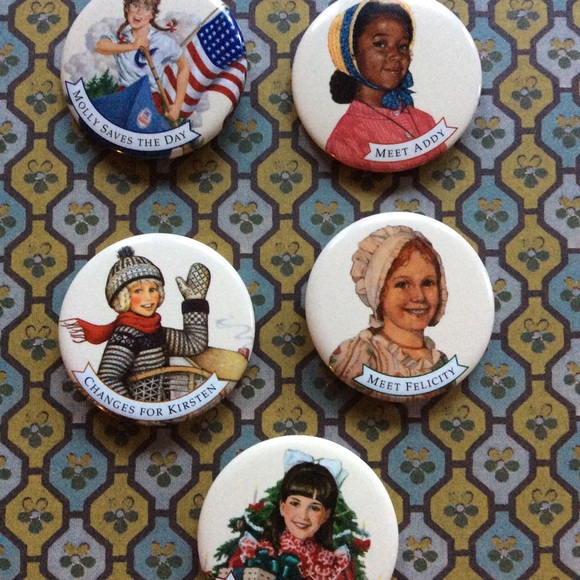 Vintage American Girls Jigsaw & 5 Metal Badges/pin - Picture 4 of 13